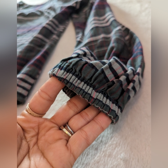 Madewell V-Neck Button-Down Shirt in Pineview Plaid - Picture 11 of 13